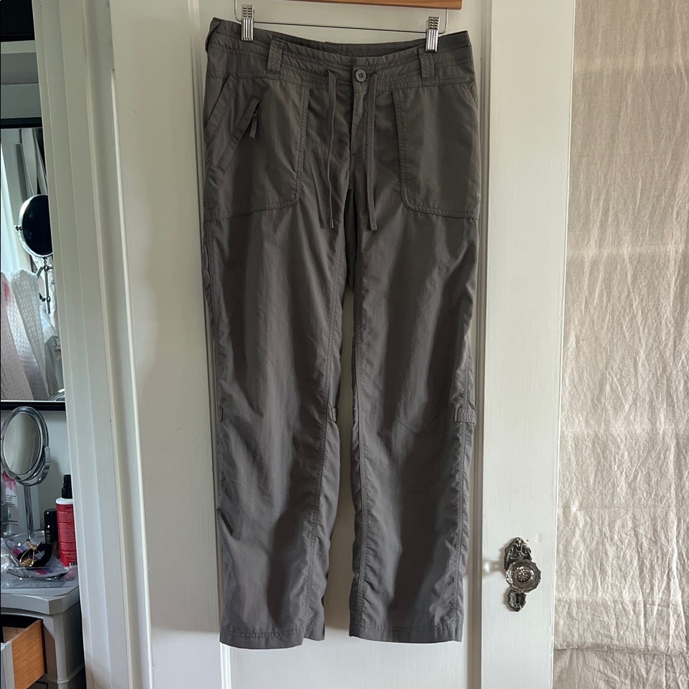 Women’s Gray North Face Pants, Size 4